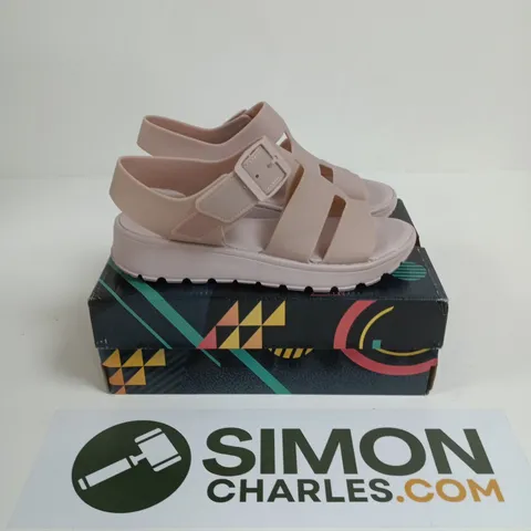 BOXED PAIR OF SKECHERS FOAMIES IN MAUVE - SIZE 10