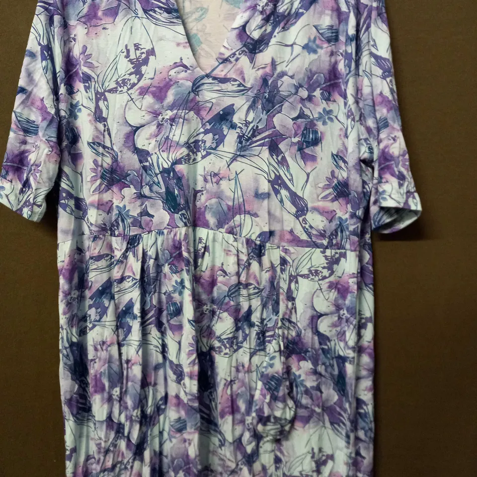 MAISON DE NIMES MAXI DRESS IN FLORAL DESIGN IN BLUE/PURPLE - XL