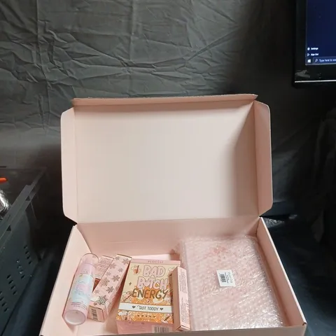 P LOUISE MAKE-UP GIFT SET – PINK BOXED COSMETICS COLLECTION