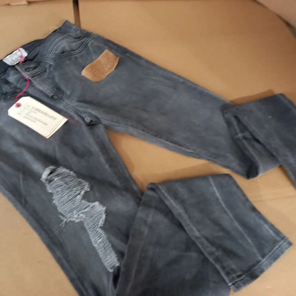 BRAND NEW CURRENT / ELLIOTT THE SKINNY WASHED BLACK - 27
