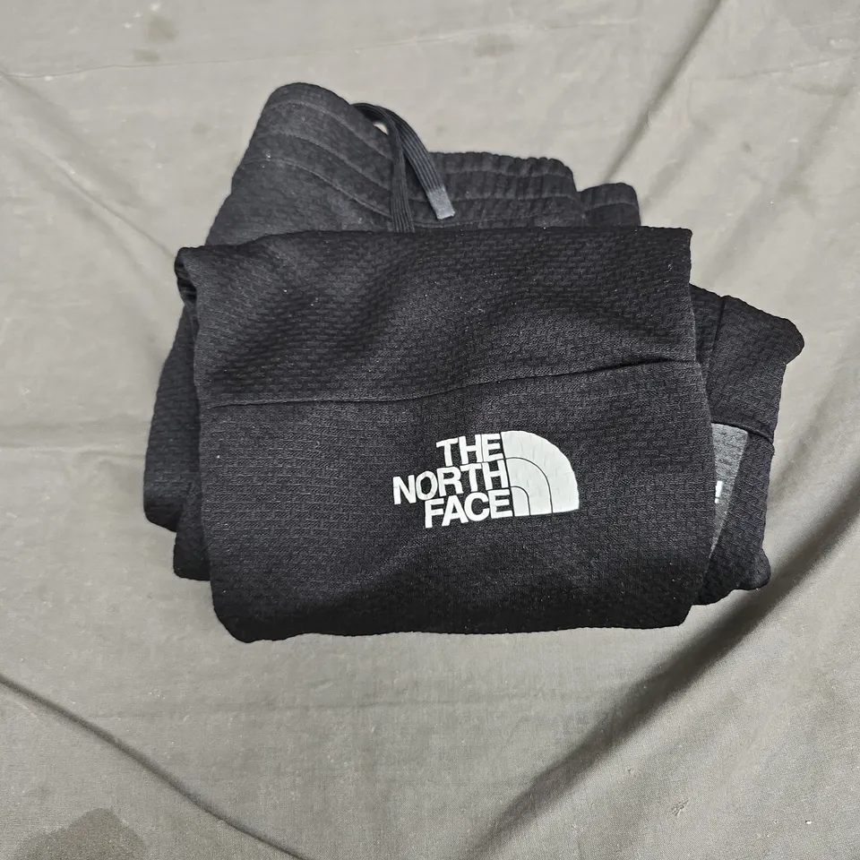 THE NORTH FACE BLACK ATHLETIC PANTS – LOGO PATCH