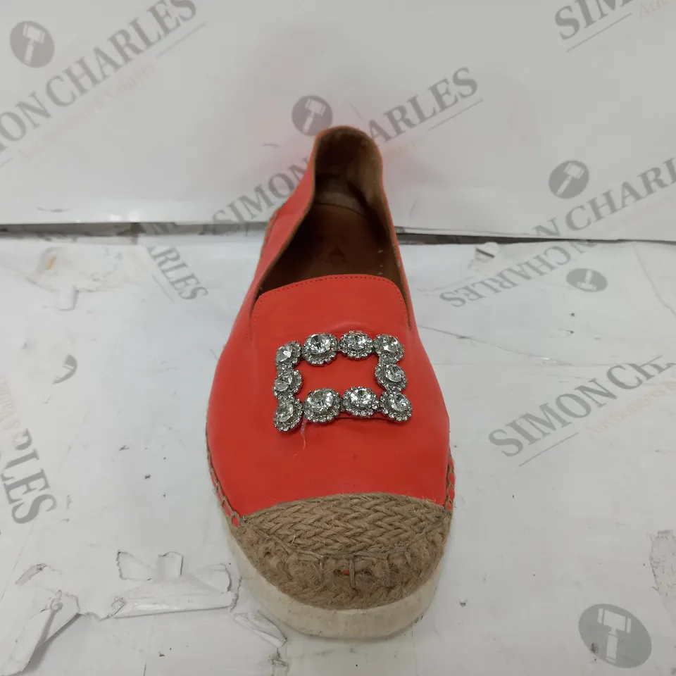 MODA IN PELLE FAIRMONT ESPADRILLE SHOE IN ORANGE - UK 7 