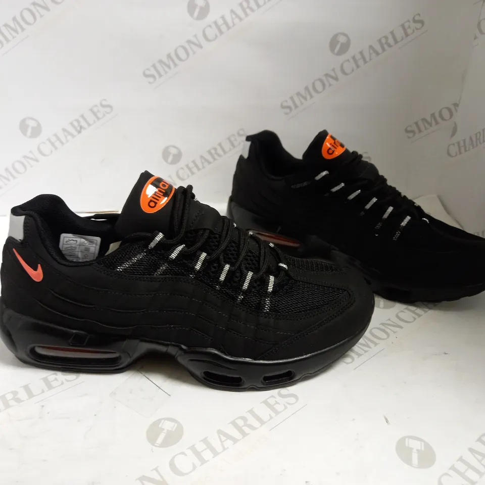 TRAINERS IN THE STYLE OF BLACK/ORANGE NIKE AIRMEX SIZE 43 