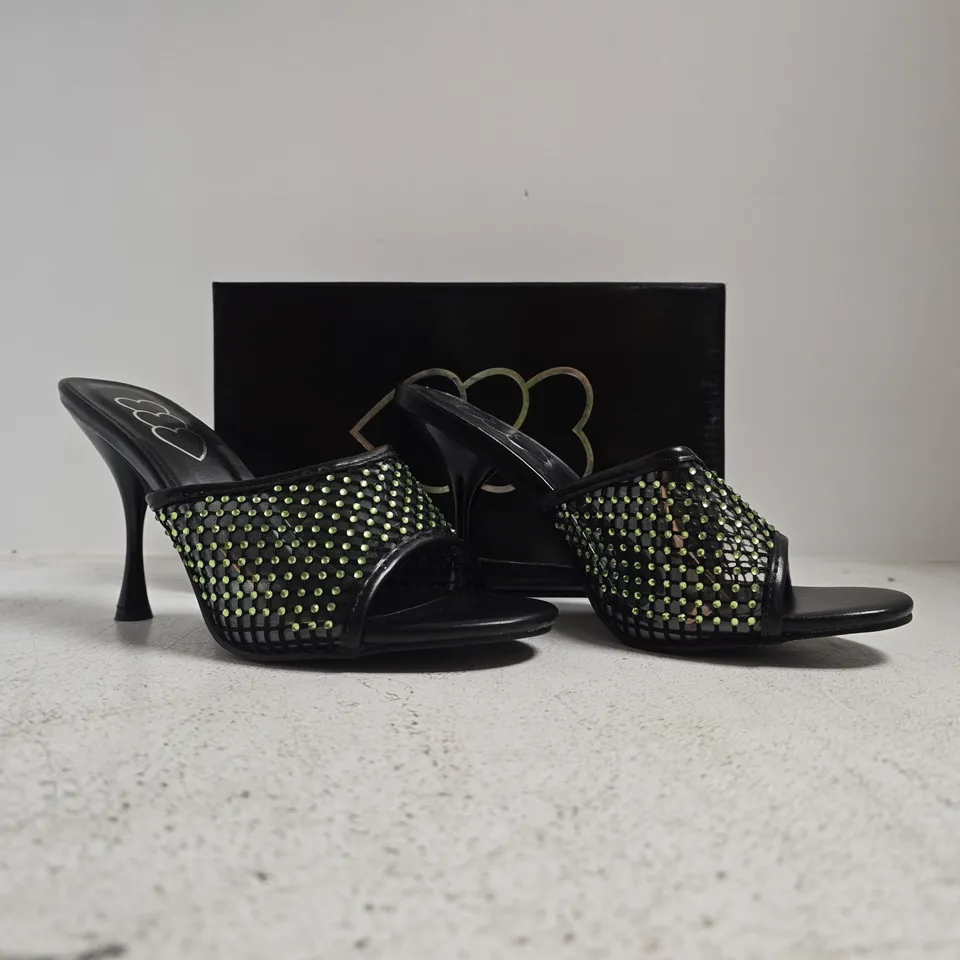 BOXED PAIR OF OPEN TOE STILETTO HEEL SANDALS IN BLACK W. JEWEL DETAIL SIZE 5