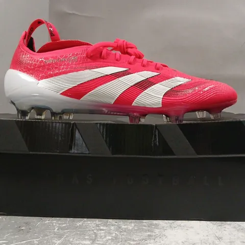 BOXED PAIR OF ADIDAS PREDATOR ELITE FOOTBALL BOOTS IN RED/WHITE SIZE UK 9