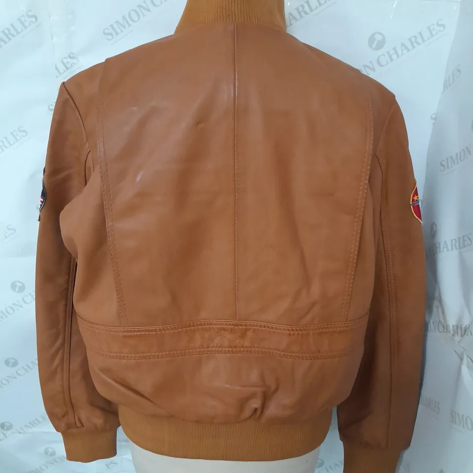 CARRIE HOXTON LEATHER TOP GUN JACKET IN TAN - UK 18