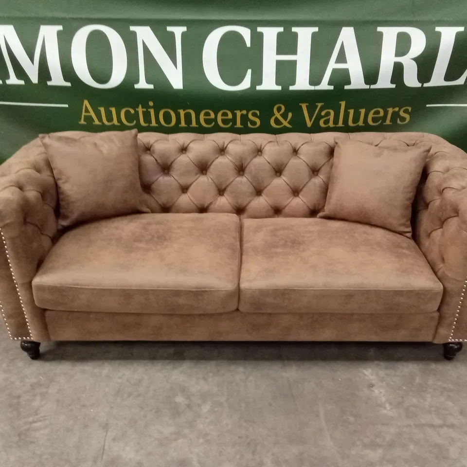 DESIGNER CHESTERFIELD 3 SEATER FABRIC SOFA - BROWN LEATHER-LOOK