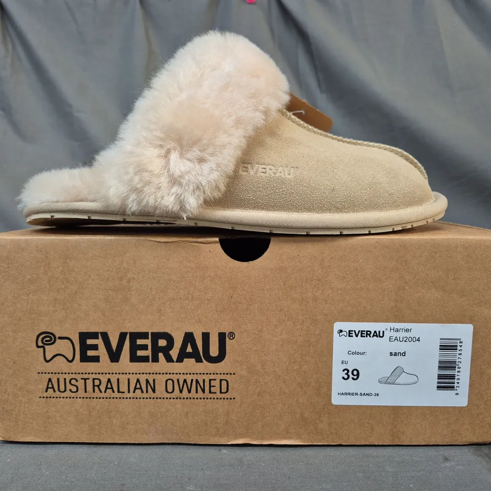 BOXED PAIR OF EVERAU HARRIER SLIPPERS IN SAND EU SIZE 39