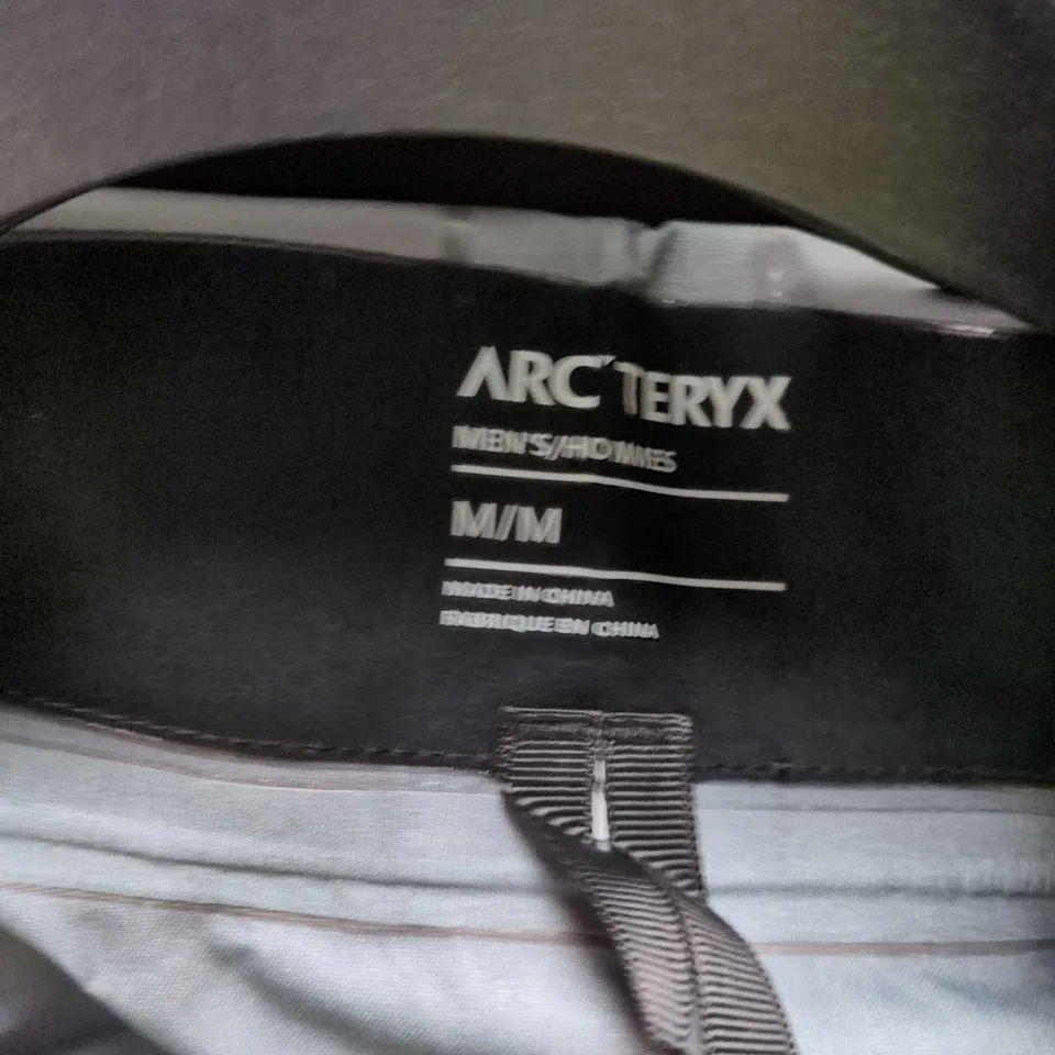 ARC'TERYX MEN'S JACKET – BLACK – SIZE M