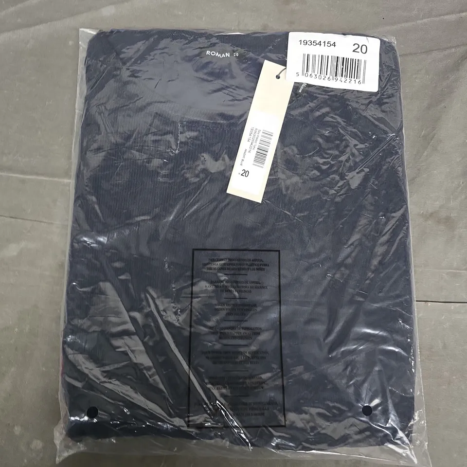 BAGGED ROMAN SIDE PRINTED TUNIC IN NAVY - SIZE 20