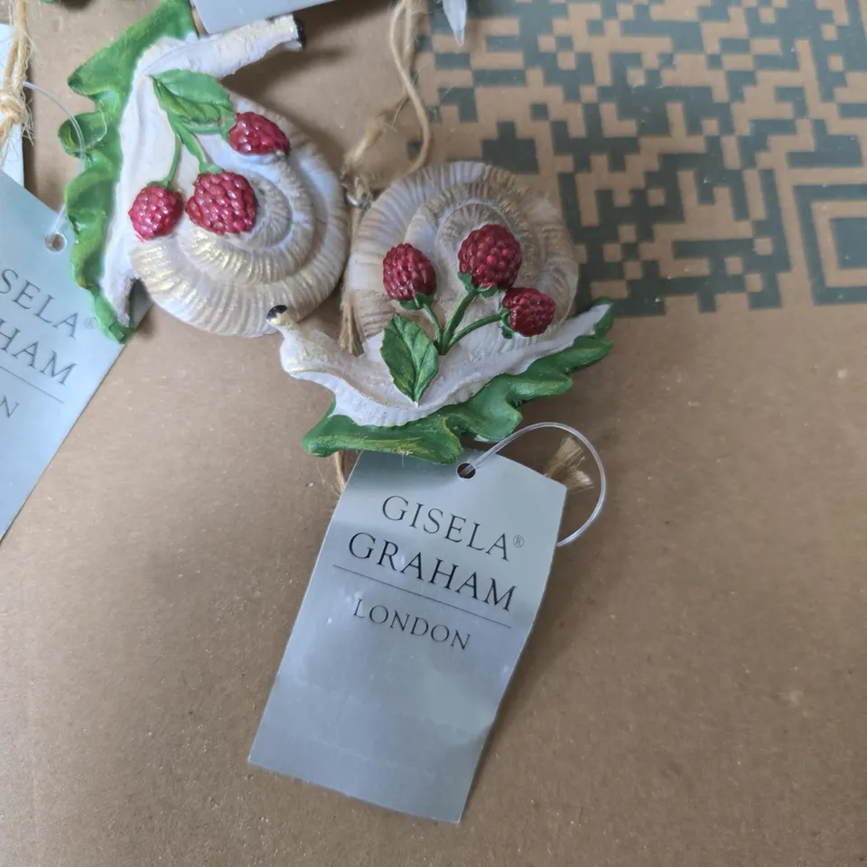 BOX OF GISELA GRAHAM SMALL SNAIL DECORATIONS 