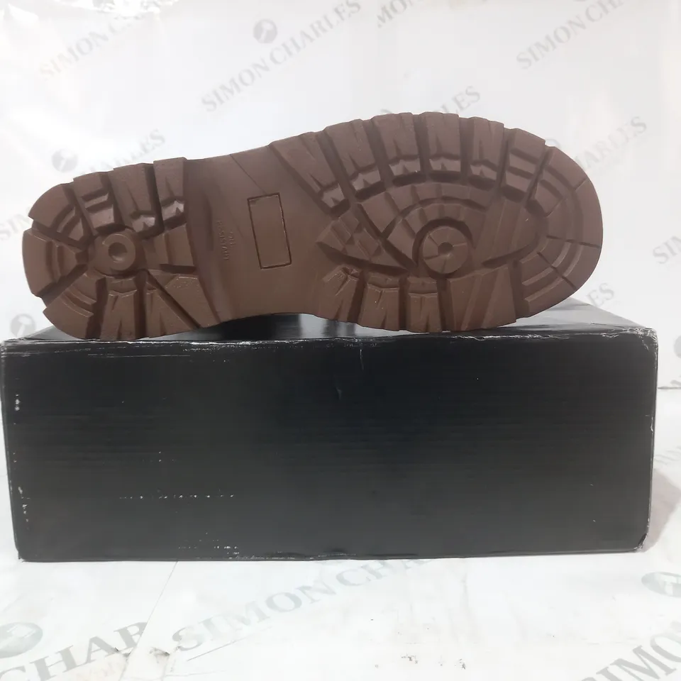 BOXED PAIR OF COMBAT BOOTS IN BROWN EU SIZE 45