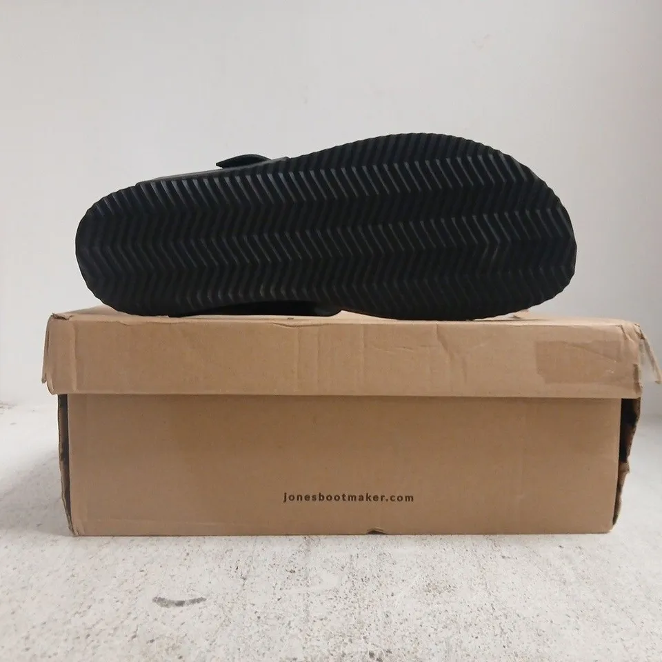 BOXED PAIR OF JONES TOE-POST SANDALS IN BLACK SIZE UK 9