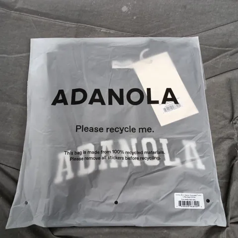 BAGGED ADANOLA VARSITY SHORT SLEEVE OVERSIZED T-SHIRT – COFFEE BEAN/WHITE, UK LARGE