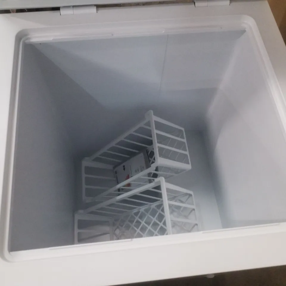 SWAN SR750135W 143L, 85CM TALL  CHEST FREEZER - WHITE