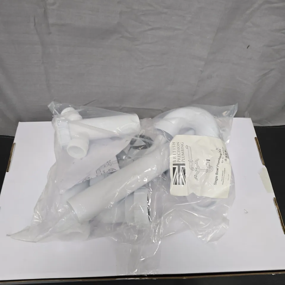 CHROME KITCHEN TAP WITH INSTALLATION KIT – BOXED (VERIFY MODEL)