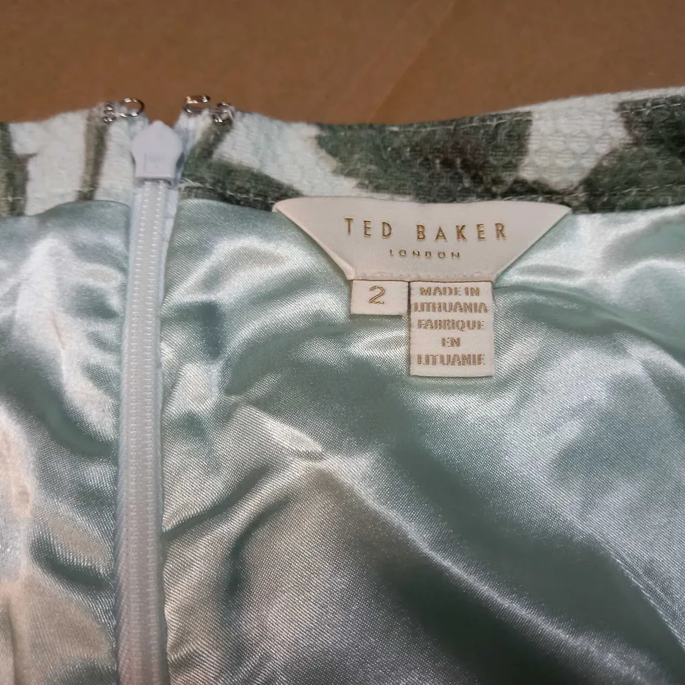 TED BAKER LIGHT GREEN/LARGE FLORAL PRINT WAFFLE SHORTS