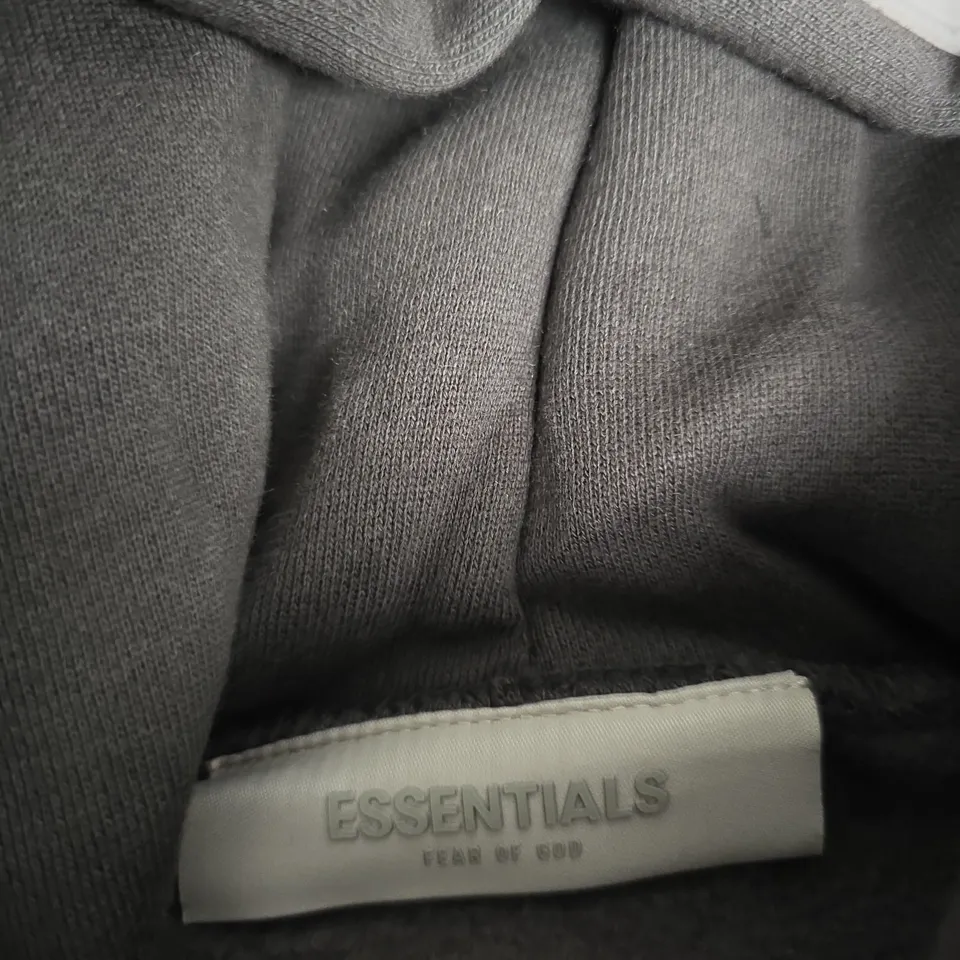 FEAR OF GOD ESSENTIALS HOODIE – 1977 PRINT, SIZE L, DARK GREY