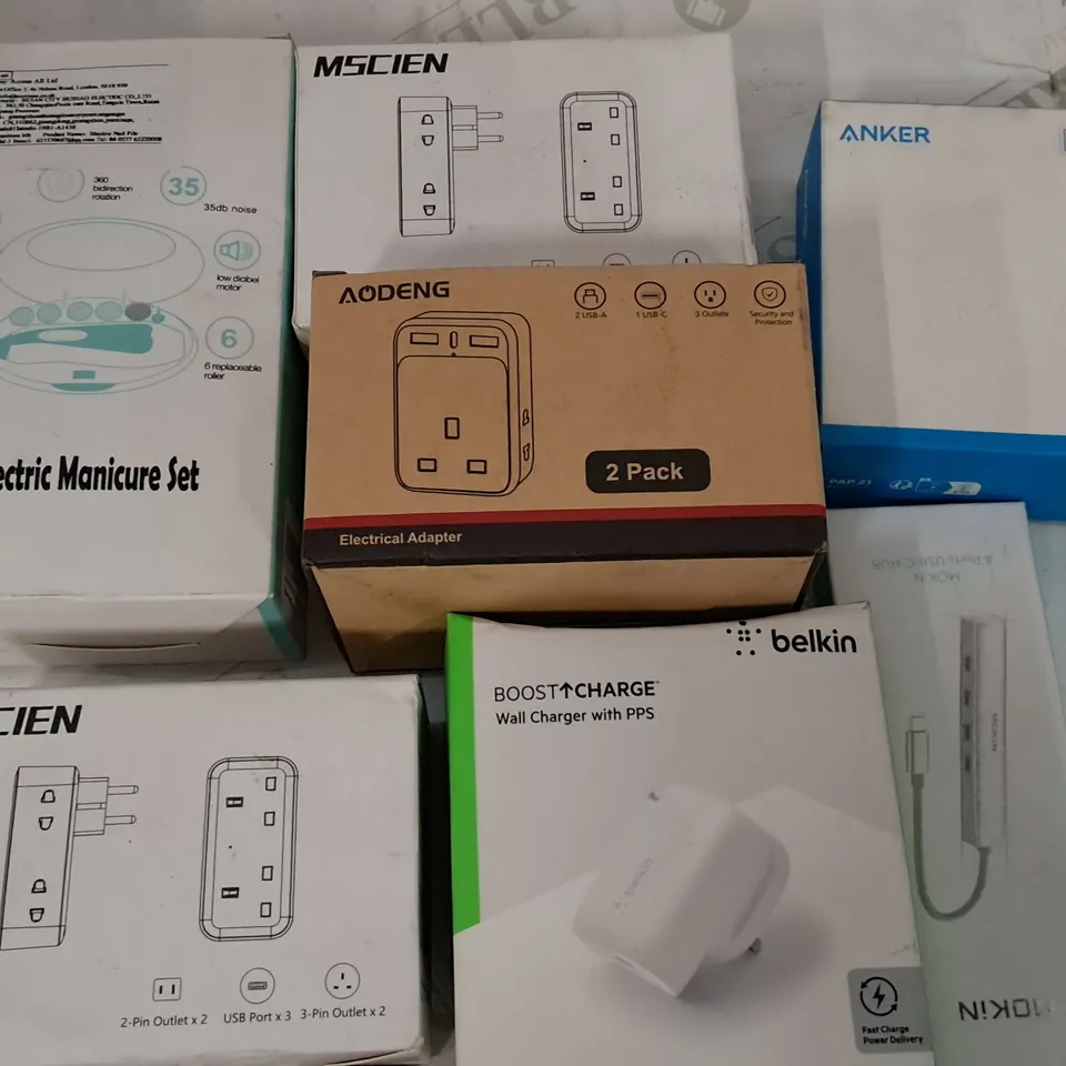 LOT OF APPROXIMATELY 30 ASSORTED ITEMS TO INCLUDE VEHICLE FANS,  BELKIN CHARGERS AND USB-C MULTIPORT 