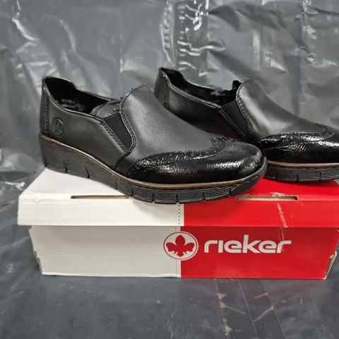 BOXED PAIR OF RIEKER PATENT SHOES IN BLACK SIZE 5