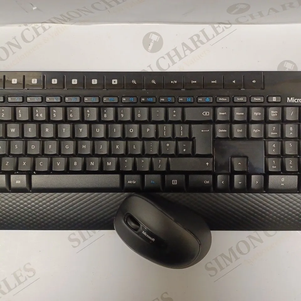 MICROSOFT WIRELESS 2000 DESKTOP - KEYBOARD AND MOUSE COMBO