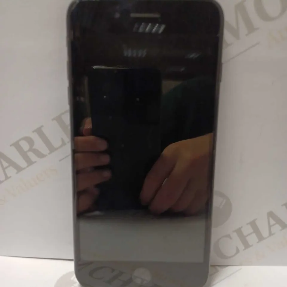 APPLE IPHONE 8 PLUS