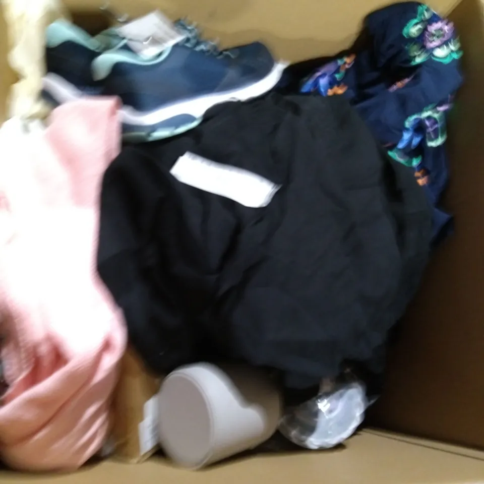 LARGE QUANTITY OF ASSORTED HOUSEHOLD GOODS TO INCLUDE; CLOTHING, GARDEN ACCESSORIES AND FANS