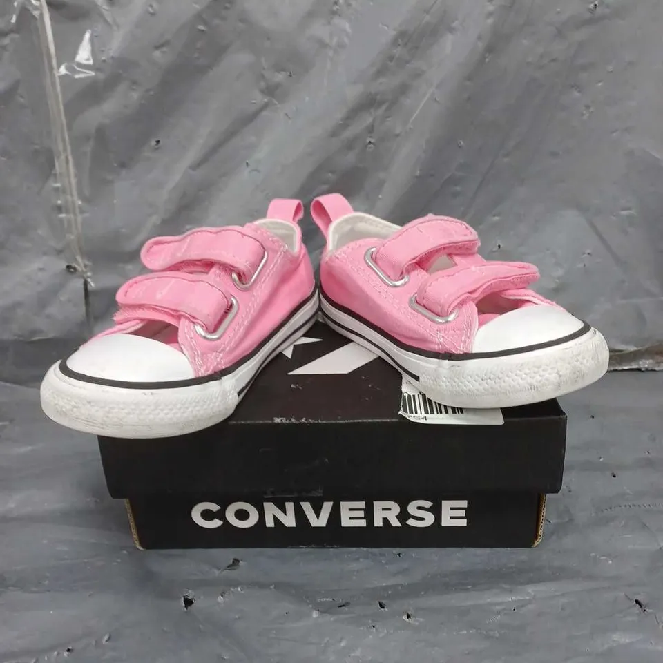 BOXED VELCRO CONVERSE IN PINK/WHITE SIZE 6 INFANT