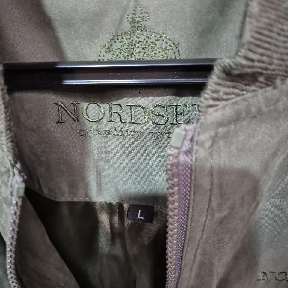 NORDSEN OLIVE GREEN BOMBER JACKET – UK L (L)