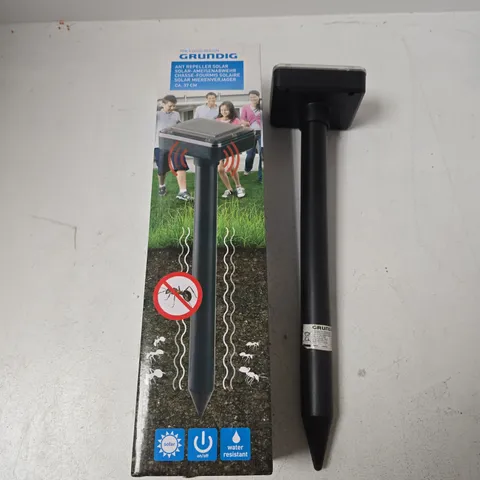 BOXED GRUNDIG SOLAT ANT REPELLER