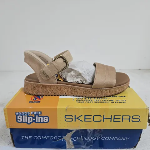SKECHERS BOBS SUN CORK SANDALS SIZE 7 BOXED