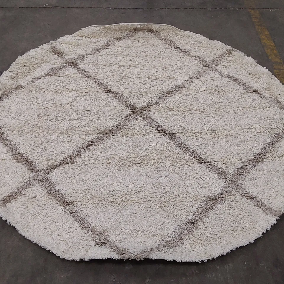 BAGGED HOME AFFAIRE KALMAROVA RUG - 200cm D