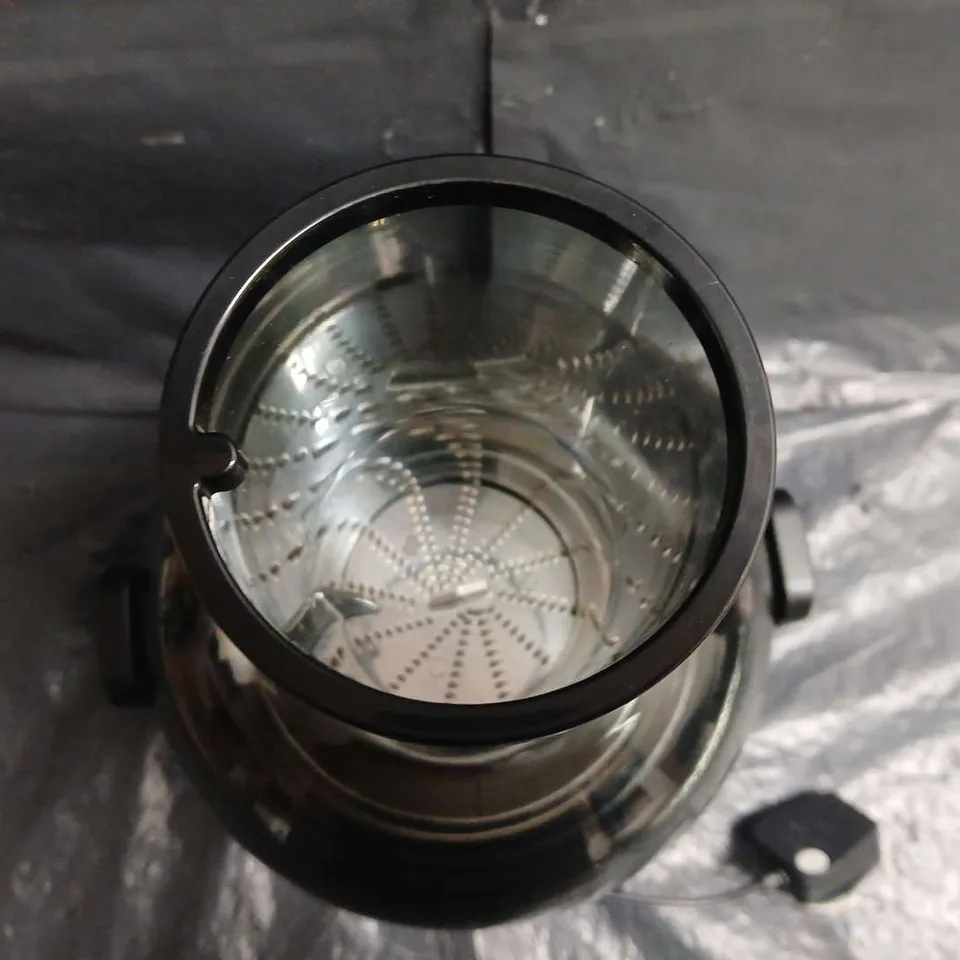 UNBOXED PHILIPS JUICER  JUICE EXTRACTOR WITH CLEAR FEED CHUTE IN BLACK