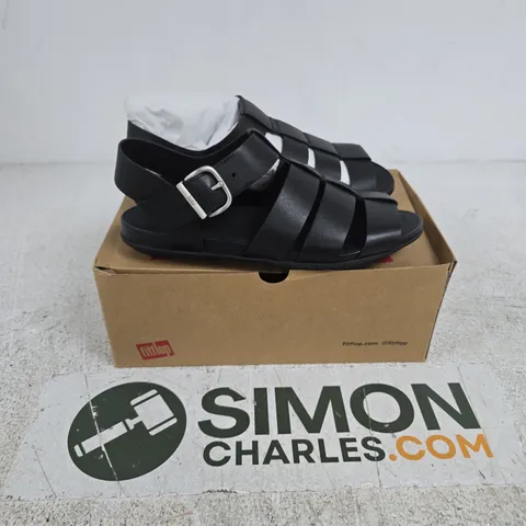 BOXED PAIR OF FITFLOP GRACIE LEATHER FISHERMAN SANDALS – BLACK, UK 6 (US 8, EU 39)