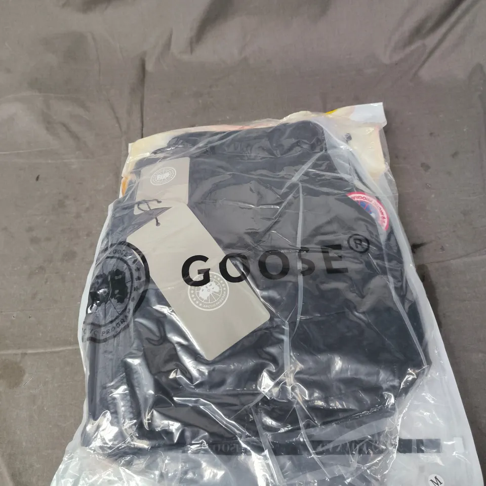 BAGGED CANADA GOOSE JACKET - SIZE M
