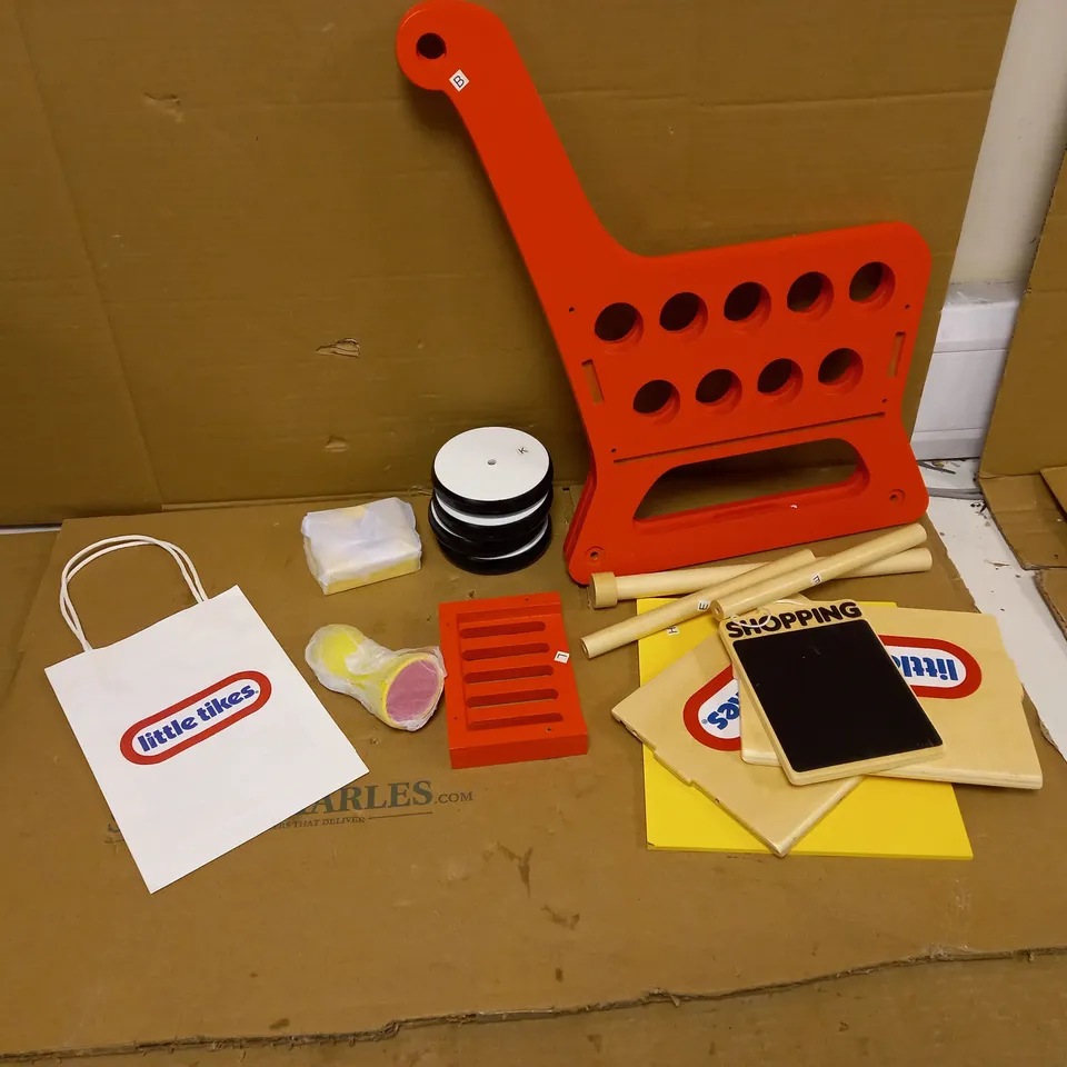 LITTLER TIKES WOODEN SHOPPING TROLLEY RRP £29.99