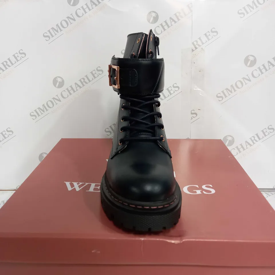 BOXED WELLIGOGS BROOKLYN BLACK BOOTS - UK 6.5 