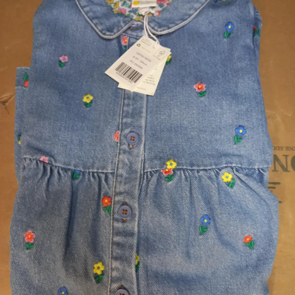 MINI BODEN DENIM DRESS WITH FLOWER DESIGN SIZE 8-9Y