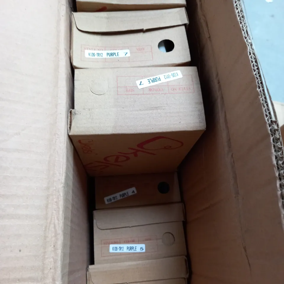 BOX OF 10 PAIRS OF KELSI KIDS SHOE IN PURPLE - VARIOUS SIZES