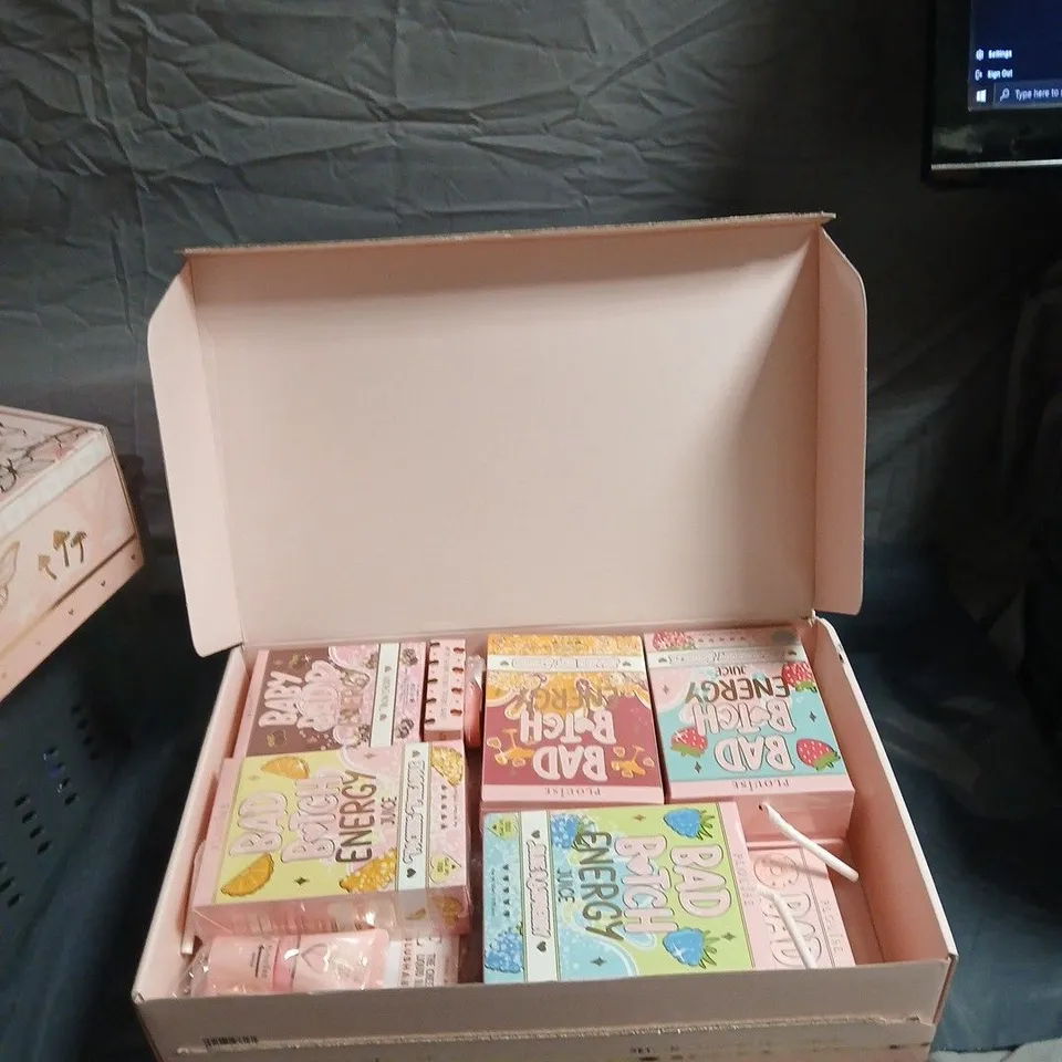 P LOUISE MAKE-UP PALETTES – PINK PACKAGING (BOXED)