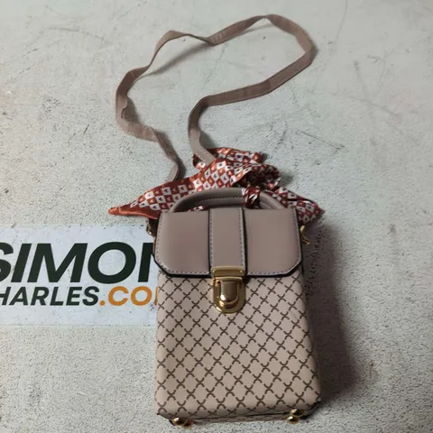 BEIGE PATTERNED CROSSBODY HANDBAG WITH TAUPE FLAP AND GOLD HARDWARE, WITH SCARF TIED TO STRAP