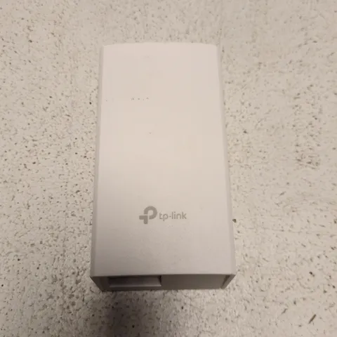 BOX OF APPROX TP-LINK TL-POE4824G POE ADAPTER AND INJECTOR WITH CABLES