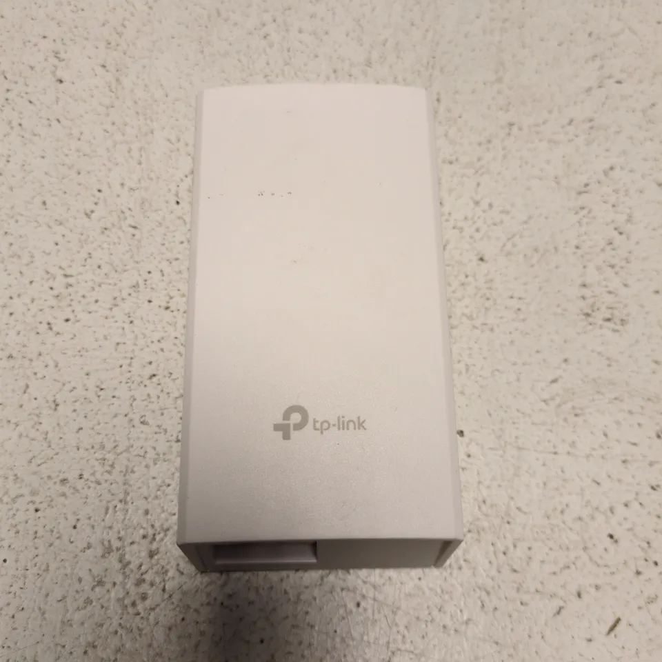 BOX OF APPROX TP-LINK TL-POE4824G POE ADAPTER AND INJECTOR WITH CABLES