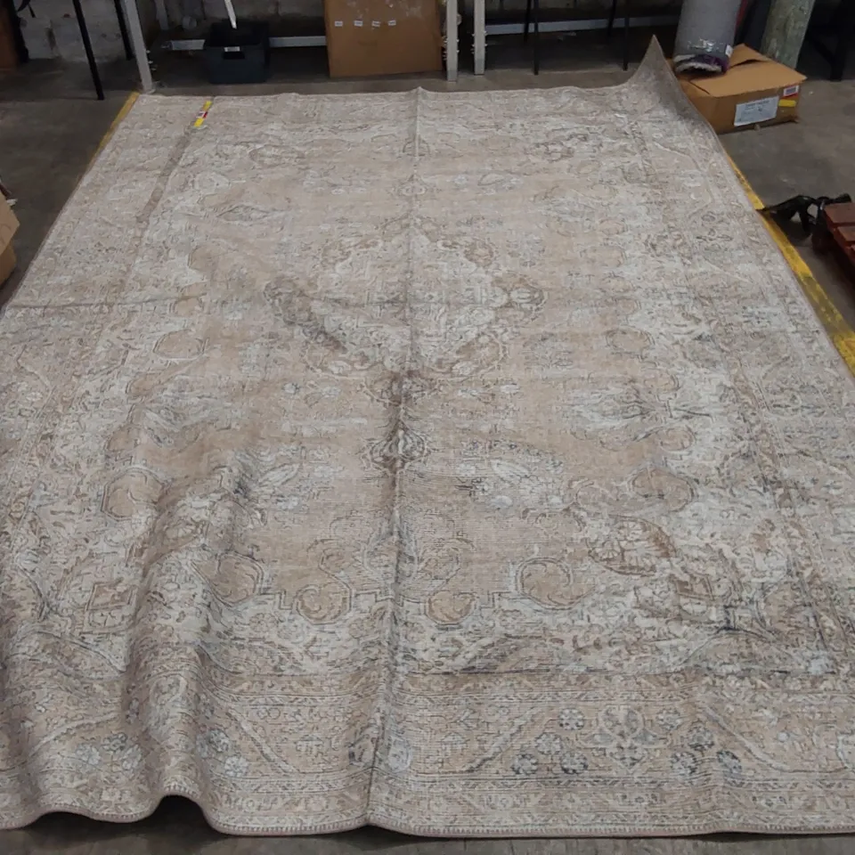 BEIGE DISTRESSED TRADITIONAL RUG // 280 X 380CM