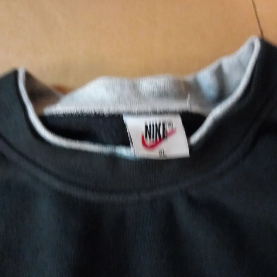 NIKE CREW NECK JUMPER IN BLACK - XL