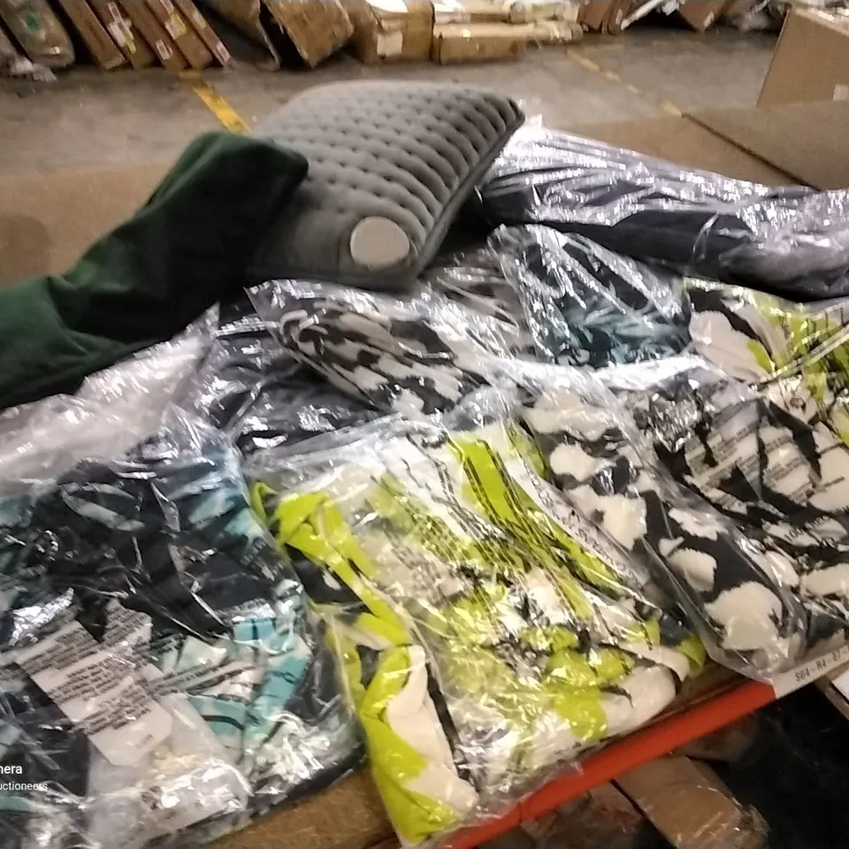 BOX OF ASSORTED BAGGED CLOTHING & TWO HEATED PILLOWS/PADS APPROXIMATELY 12 ITEMS