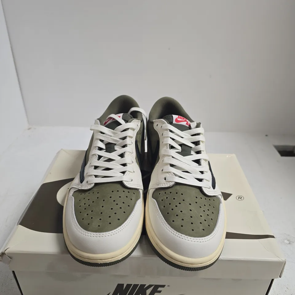 BOXED PAIR OF NIKE AIR JORDAN 1 LOW OG SP OLIVE/WHITE – UK 8