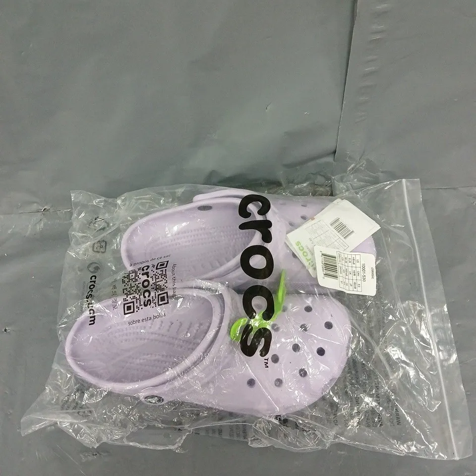 BAGGED PAIR OF CROCS CLASSIC CLOG LILAC M5/W6