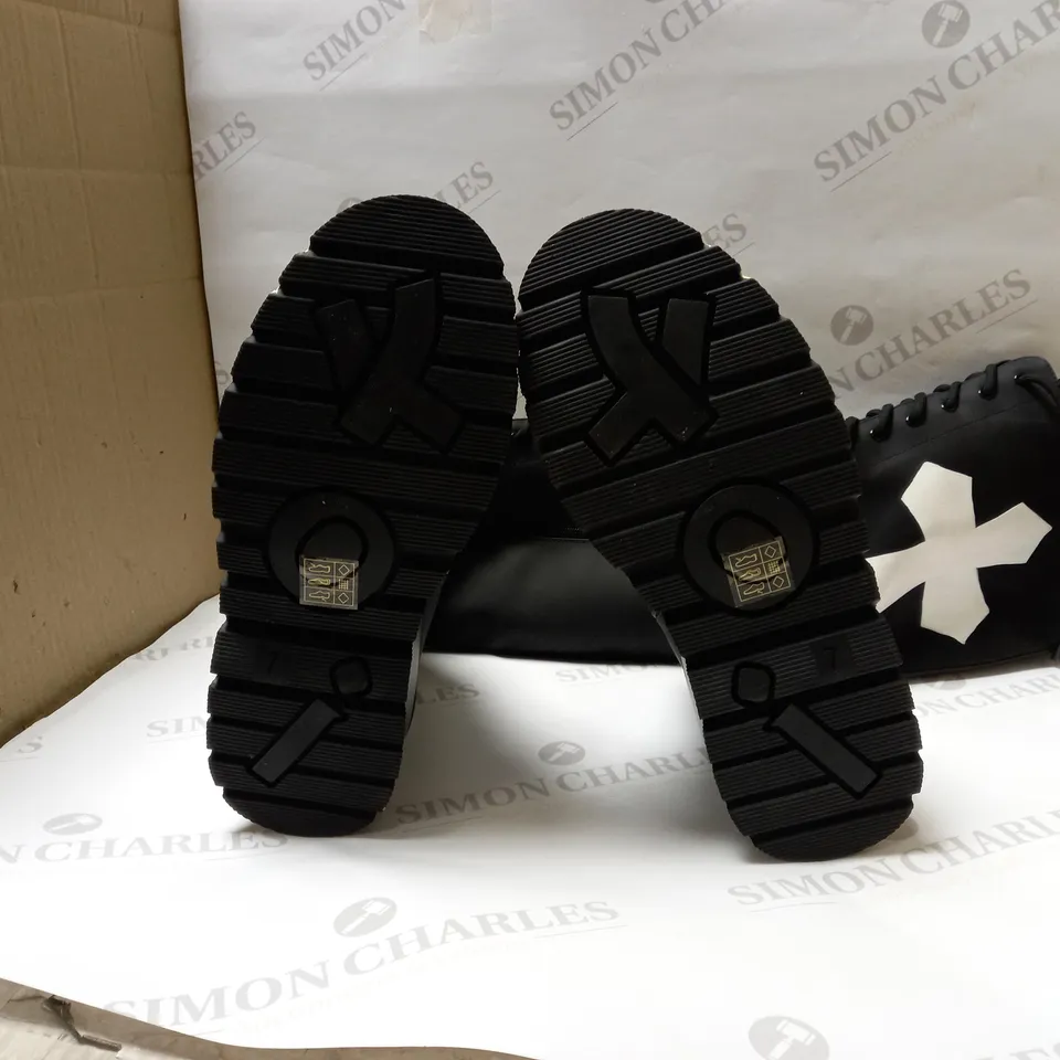 DESIGNER KOI CALF HIGH VEGAN BOOTS SIZE 7