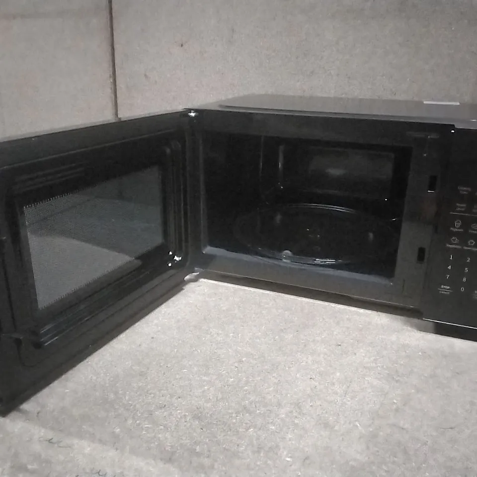 BOXED HISENSE FREESTANDING DIGITAL MICROWAVE OVEN, MODEL H23MOBS5HUK